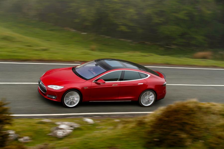  Tesla Model S P85+ 2014 года  (UK) (фото 3 из 30)